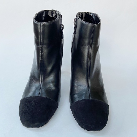 Ann Taylor Loft Black Ankle Booties Faux Leather/Suede Toe Side Zip Size 9.5M - Picture 2 of 14